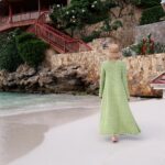Devon Windsor Instagram - All about green these days 💚🌴
