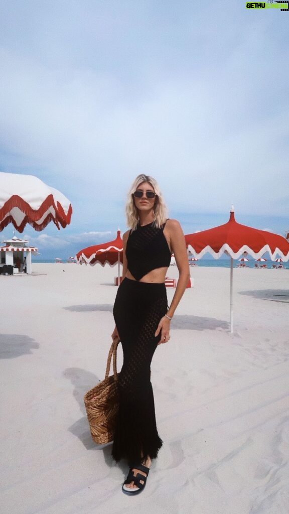 Devon Windsor Instagram - GIVEAWAY CLOSED! Win an unforgettable Miami getaway at the iconic Faena Hotel! ✨ Don’t miss your shot at this dream escape - enter now for a taste of paradise! 🌴✈ Giveaway prize: 1. 2 night stay at the Faena Hotel Miami Beach for two 2. Some of your favorite pieces from DW Spring 24 Collection 3. $500 gift card to @curiovibe How to enter: 1. Make sure you’re following our page 2. Tag a friend in the comments (or 100) 3. Repost on your stories for an extra entry Giveaway ends on Friday 02/09 at 12 pm est GOOD LUCK ✨ See contest rules at devonwindsor.com