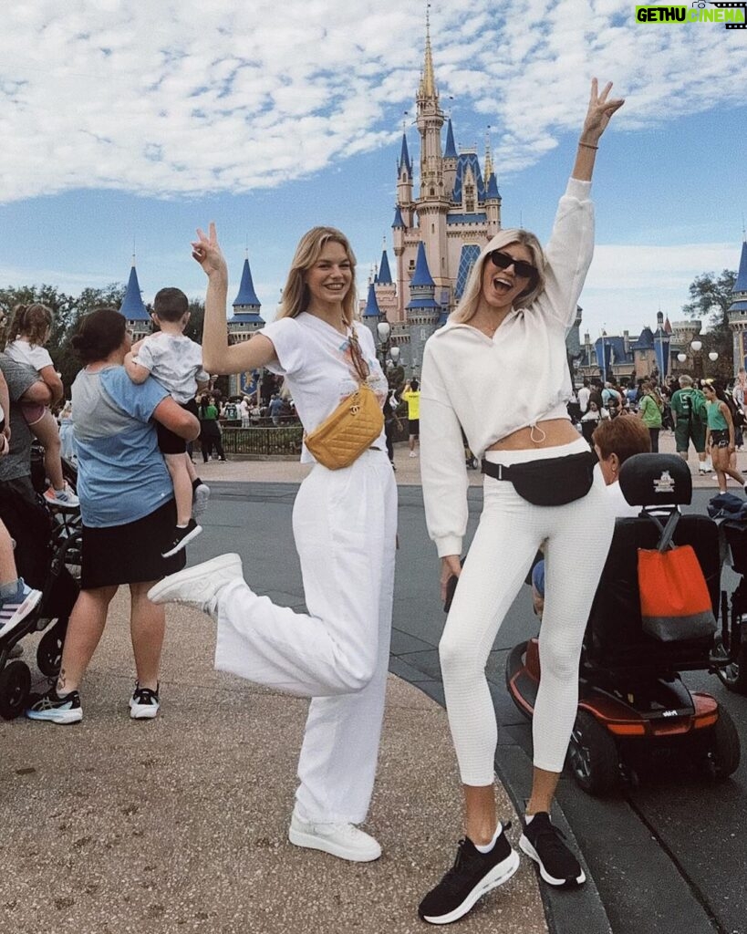 Devon Windsor Instagram - Let’s go to Disney, Disney! Celebrating @nadineleopold 30th ! 🎂