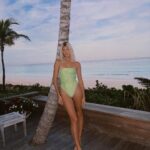 Devon Windsor Instagram – Cannon ball