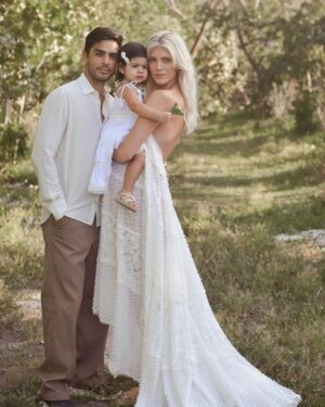 Devon Windsor Instagram - HBD to my dream man!!!! I love you baby, thank you for making every moment special and loving us so much! 💕💕💕