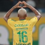 Deyverson Instagram - Deus é fiel! 🙏🏼🔰 Feliz demais por marcar mais um gol vestindo a camisa do @cuiabaec! Seguimos juntos batalhando por mais. Pra cima! 😉 📸 @gilgomesfoto @c2sportss