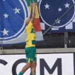 Deyverson Instagram - O segredo de qualquer sucesso está na persistência de quem o busca. Seguimos juntos, @cuiabaec! 💪🏼🔰