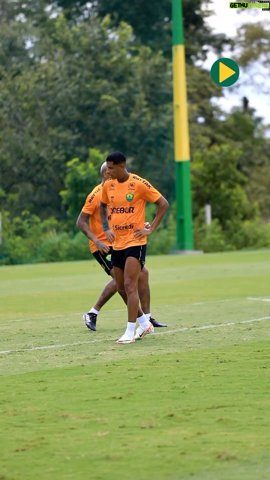 Deyverson - 86.2K Likes - ⚽️😉 @cuiabaec
