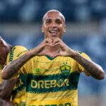 Deyverson Instagram - Deus não muda suas promessas! 🙏🏼 Felicidade enorme em balançar as redes mais duas vezes e contribuir com a equipe em busca dos nossos objetivos. O trabalho continua, sempre com muito suor e dedicação. Seguimos! 💪🏼😉
