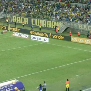 Deyverson Instagram - Deus é fiel! 🙏🏼🔰
Feliz demais por marcar mais um gol vestindo a camisa do @cuiabaec! Seguimos juntos batalhando por mais. Pra cima! 😉 

📸 @gilgomesfoto @c2sportss