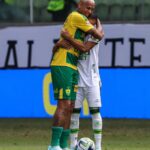 Deyverson Instagram - VAMOS! Grande vitória de virada! Parabéns para toda equipe e para o torcedor que foi nos apoiar. Vamos seguir focados para os próximos desafios! Seguimos, @cuiabaec! 🔰