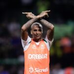 Deyverson Instagram - Primeiro gostaria de parabenizar o grupo do @cuiabaec pela entrega na partida de hoje mesmo com um a menos. Infelizmente não conquistamos o resultado que queríamos, mas seguimos trabalhando! 🙏🏽🙏🏽🙏🏽 Gratidão também ao @palmeiras! Fui muito bem recebido no local que por muito tempo foi minha casa, no Allianz. Muito honrado em entrar em campo pelo primeira vez neste estádio jogando contra o Palmeiras, e receber tanto carinho. Sou muito feliz por toda história que construímos juntos. Agradeço a todos, desde a diretoria pela homenagem, aos funcionários do clube, ex-companheiros de equipe e principalmente a torcida do Verdão por todo apoio. Todo carinho é recíproco! 🙏🏻😉