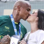 Deyverson Instagram - Somos CAMPEÕES! 🔰 Feliz demais em conquistar meu primeiro título com a camisa do @cuiabaec. Trabalhamos muito durante todo o campeonato e fizemos por merecer essa conquista. Parabéns a todos pela dedicação e companheirismo em busca da taça! Hoje é só agradecer a Deus e comemorar!! 🙏🏼 🏆 📸 @gilgomesfoto @c2sportss