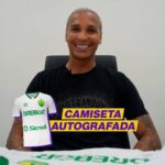 Deyverson Instagram – Fala, pessoal! Neste começo de ano, eu pensei em presentear vocês com uma camisa do Cuiabá autografada por mim! 😉

Em parceria com a @lancedesorte bolamos esse sorteio: 

1- Acesse lancedesorte.com e faça o seu cadastro; 

2- Em seguida, registre uma aposta no valor exato de R$ 7,55 (sete reais e cinquenta e cinco centavos);

3- Pronto! Você já está concorrendo ao prêmio! Agora é só torcer para que o lance de sorte seja o seu! 💜💛

Quanto mais apostar, mais chances você tem de ganhar! 

O sorteio será realizado no dia 10 de janeiro, às 16h.