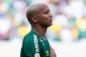 Deyverson Instagram - Obrigado meu Deus 🙏🏼
Alcançamos o nosso objetivo de permanecer na Série A do Campeonato Brasileiro. Parabéns a todo o grupo que lutou, se entregou dentro de campo e não desistiu em nenhum momento daquilo que queríamos. Feliz demais em ver que o nosso trabalho foi recompensado. Grato a Deus por tudo 🙌🏼🔰 @cuiabaec 

📸 @gilgomesfoto @c2sportss