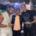 Deyverson Instagram – Aquela foto de respeito com esses dois craques pra começar o ano da melhor maneira possível.

@romariofaria , ídolo e um dos maiores que eu já vi. @andre_santos27 , outro sem palavras e referência no mundo da bola.

Meus irmãos, que honra encontrar vocês e ter esse registro. Gratidão pelo carinho! 🙏🏼