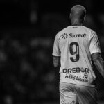 Deyverson Instagram - Muita entrega e garra de todo o time. Infelizmente a vitória não veio, mas sabemos o quanto lutamos. Focados, vamos em frente 🙏🏼🔰😉 📸 @heber42