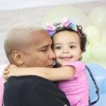 Deyverson Instagram - Hoje é dia de comemorar o aniversário da minha filha @alicenbrum .Só desejo muitas felicidades, saúde e que papai do céu te abençoe cada dia mais. Você é um presente na minha vida, filha. Estarei sempre aqui pro que precisar. Papai te ama! ❤️