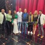 Deyverson Instagram - Que honra participar do Churrascão do Faustão! 🙏🏽 @faustaonaband Gratidão pelo convite desse grande apresentador! Foi mais um dia incrível ao lado de grandes pessoas, da minha esposa @kariina.mv, dos artistas @irodolffo e @israel_ier e do craque @marinhooficial! Fiquem ligadinhos dia 16/12, às 20h30, na @bandtv! 😉