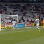 Deyverson Instagram - Um cara que considero como pai encerrou a carreira nesta semana. Felipão, quero te agradecer por tudo que fez por mim e também pelo futebol brasileiro. Um dos técnicos mais vitoriosos que já tivemos por aqui e que trouxe nosso penta, além de muitos títulos pelo Palmeiras. Muito obrigado por sempre confiar e acreditar em mim, professor. Serei sempre grato por cada conversa que tivemos, palavras de incentivo e ensinamentos que me passou e me fez crescer como homem e jogador. Fomos campeões juntos e vivemos ótimos momentos como companheiros e adversários. Parabéns pela carreira que construiu, de muitos títulos e glórias. Pra mim, foi uma honra ter sido seu jogador. Desejo toda a sorte e sucesso do mundo na sequência 🙏🏼