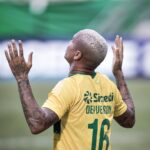 Deyverson Instagram – Deus sabe de todas as coisas. Muito feliz em balançar as redes duas vezes e contribuir com a vitória da equipe. Fico feliz pelos meus companheiros também deixarem suas marcas! Que Deus siga abençoado vocês! Parabéns a todo nosso grupo, a vitória é de todos! Vamos, juntos! 🙏🏼😉 @cuiabaec