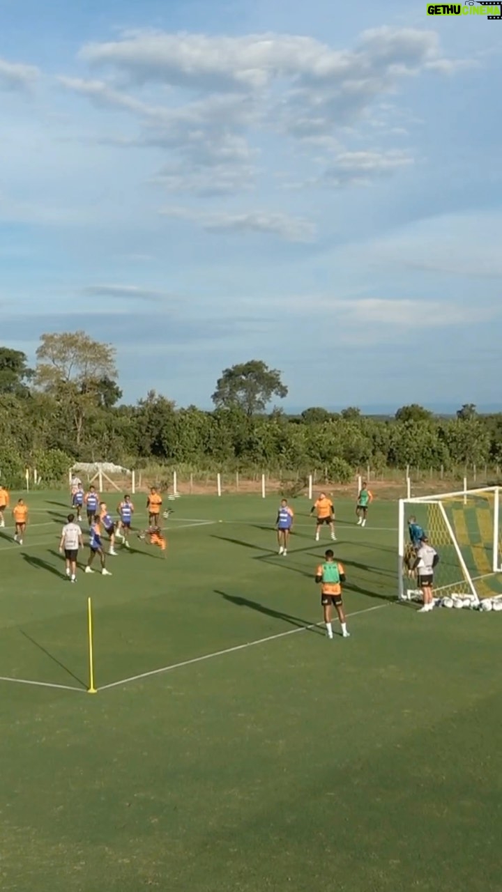 Deyverson - 89.7K Likes - Mereço o Puskás? 😉⚽️🚴🏽♂️