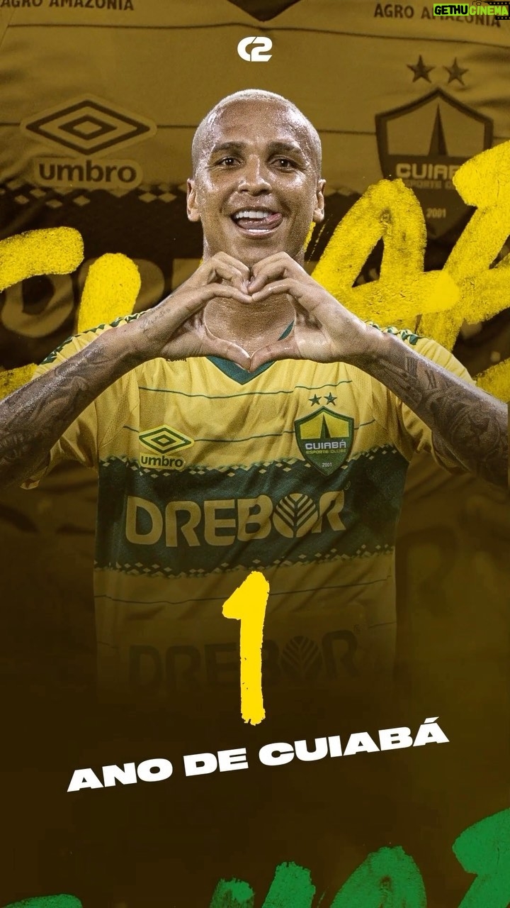 Deyverson - 92.5K Likes - Toda honra e toda glória seja dada à Deus! 🙏🏽
Há um ano chegava no @cuiabaec para iniciar uma nova trajetória na minha carreira, e desde então tenho vivido momentos muito especiais com essa camisa. Campeão estadual, maior artilheiro da história do Dourado na Série A e um carinho enorme recebido diariamente pelos torcedores.
Deus honra os seus escolhidos. Agradeço primeiramente a Ele, e depois ao Cuiabá, que me abriu as portas, confiou em meu trabalho, e hoje estamos vivendo grandes coisas juntos. Gratidão também a minha esposa @kariina.mv que está sempre ao meu lado, as minhas filhas, amigos e aos meus companheiros de time. Feliz com esta marca, mas tenho certeza que vamos viver grandes coisas juntos ainda. Que venham mais jogos, gols e conquistas para o Cuiabá.
Pra cima, Dourado! 💪🏽🔰