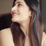 Dhanashree Verma Instagram - PICk your Sunday mood 🧡 Thank you @dhanashreefever_ for these pictures