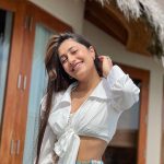 Dhanashree Verma Instagram – Just another day 🐚 smiling, posing and of course tying my hair all the time 🤷🏻‍♀️ W Maldives