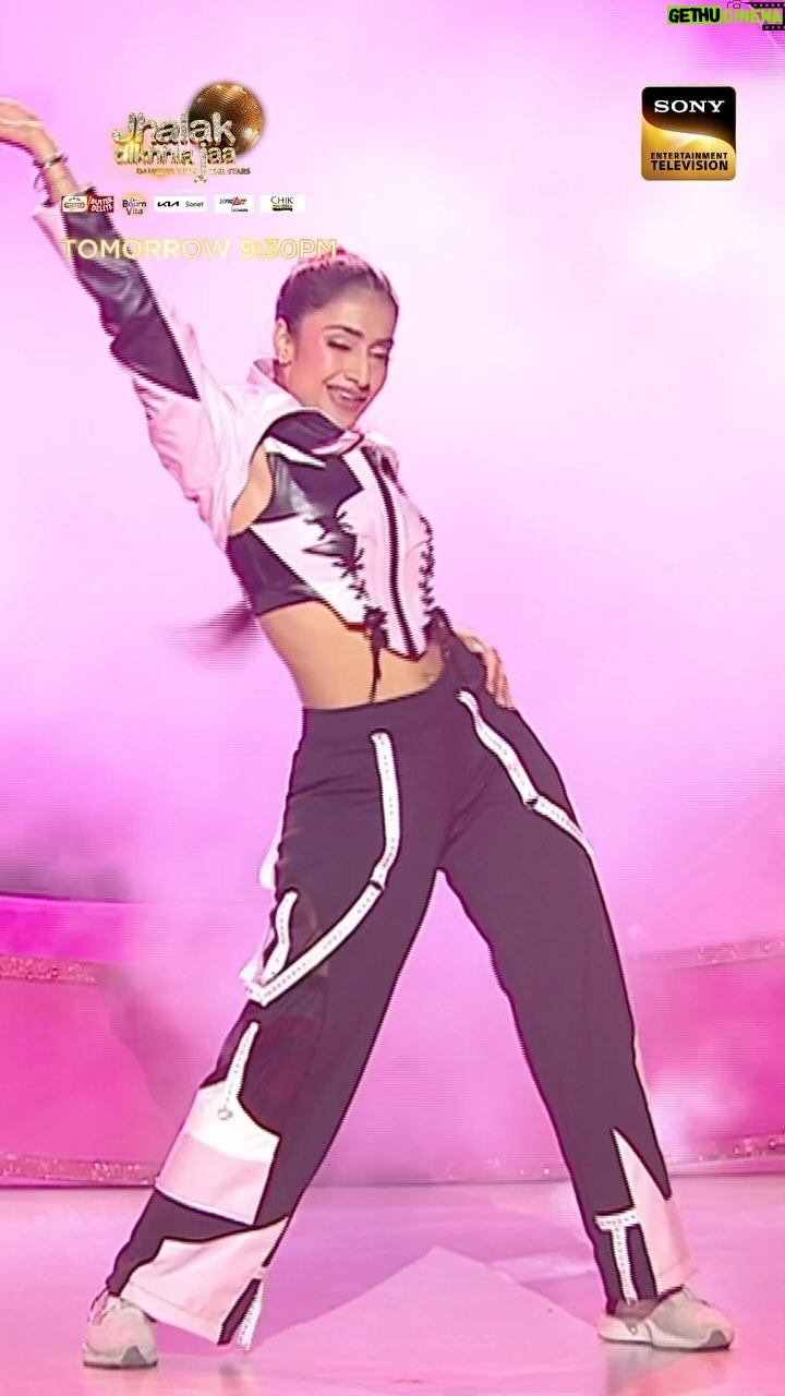 Dhanashree Verma Instagram - Wildcard Dhanashree ne machaya hungama aur banaya sabko apne dance ka deewana! π Dekhiye #JhalakDikhhlaJaa, kal raat 9:30 baje sirf #SonyEntertainmentTelevision par. @malaikaaroraofficial @farahkhankunder @arshad_warsi @dhanashree9 @sagar_bora @gauaharkhan @rithvikk_dhanjani #JhalakDikhhlaJaaOnSonyTV