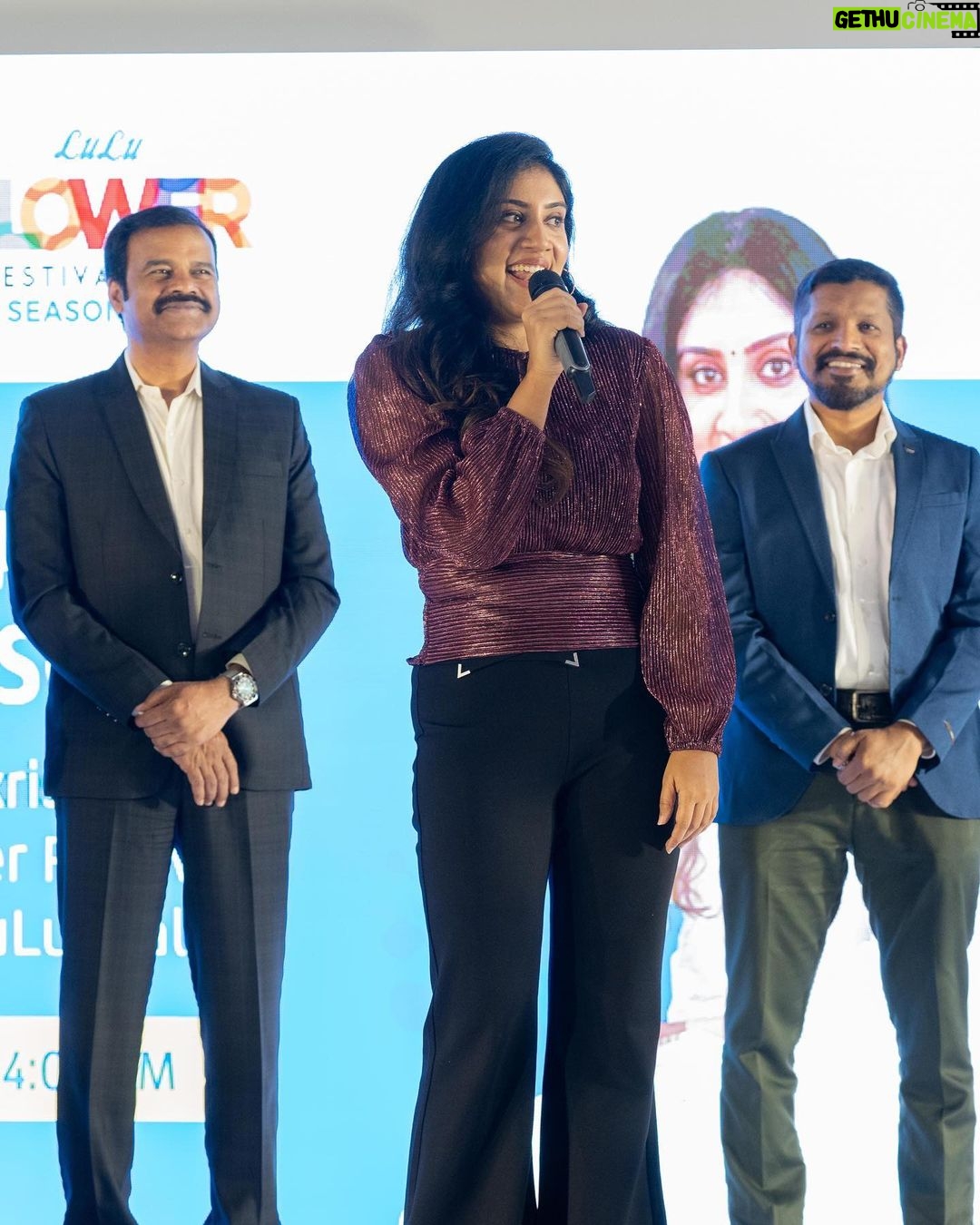 Dhanya Balakrishna Instagram - Thank you @lulumallhyderabad for inviting me to launch LULU MALL FLOWER FESTIVAL. Super initiative to support local flower vendors and encourage us to grow plants and go green 🪴♥️🙏🏻
