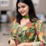 Dharsha Gupta Instagram - ❤️💚முயற்சியை விதைத்துக் கொண்டே இருங்கள் முளைத்தால் விருட்சமாகட்டும் இல்லையேல் உரமாகட்டும்💚❤️ Costume- @poshbridalstudio_ Pic- @sathish_photography49