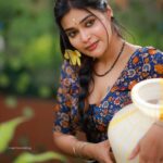Dharsha Gupta Instagram - 🌼Always turn a negative situation into a positive situation🌼 Makeover- @kovai.trendz @tissy_rental_attires Pic- @padmaweddingz @baljithm Location- @thiruchitrambalampalaceresort Thiruchitrambalam Palace