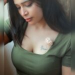 Dharsha Gupta Instagram – 💚நமக்கு நாம்தான் துணை என்பதை ஒரு கட்டத்தில் உணர்த்தி விடுகிறது
இந்த வாழ்க்கை💚
Pic- @karthikha_photography