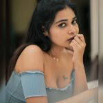 Dharsha Gupta Instagram - 🩵💜எண்ணங்களே நம் வாழ்க்கையை வடிவமைக்கின்றத💜🩵 🩵💜Happy Weekend💜🩵 Pic- @dhanush__photography