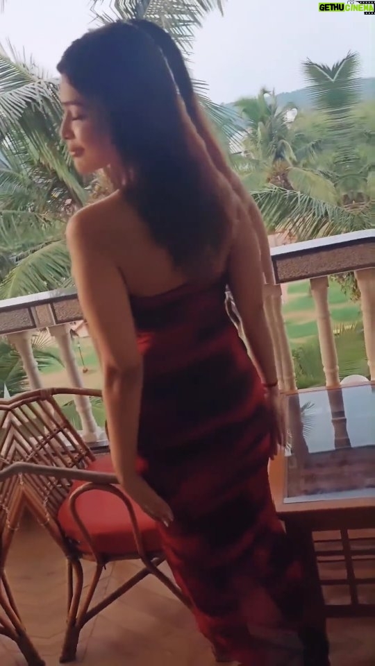 Dharsha Gupta Instagram - ❤Live at the most happening place in goa with @lariosbeachholidays and experience the true nightlife of goa. The place is meant for all the Beach Lovers providing you with the best amenities and an experience of a lifetime. All the famous clubs, restaurants, shacks, water activities are walking distance from the property❤ Vc- @sathish_photography49