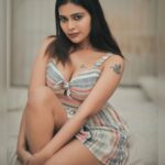 Dharsha Gupta Instagram – ЁЯдНрокро┐роЯро┐родрпНродро╡ро░рпНроХро│ро┐роЯроорпН роЕройрпНрокро╛ропрпН роЗро░рпБрокрпНрокродрпИ ро╡ро┐роЯ
роЙрогрпНроорпИропро╛ропрпН роЗро░рпБроЩрпНроХ.. роЕройрпНрокрпИ ро╡ро┐роЯ роЙрогрпНроорпИ
роЕродро┐роХ роороХро┐ро┤рпНроЪрпНроЪро┐ропро╛ройродрпБ.. роЕродро┐роХ роЖро┤рооро╛ройродрпБЁЯдН
Pic- @dhanush__photography