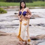 Dharsha Gupta Instagram - 🤍💙கவிதை என்பது பேசும் ஓவியம்💙🤍 Makeover- @kovai.trendz Jewelry- @queens_jewel_emporium Pic- @ashokarsh