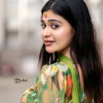 Dharsha Gupta Instagram – ❤️💚முயற்சியை விதைத்துக் கொண்டே இருங்கள் முளைத்தால் விருட்சமாகட்டும்
இல்லையேல் உரமாகட்டும்💚❤️
Costume- @poshbridalstudio_
Pic- @sathish_photography49