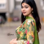Dharsha Gupta Instagram - ❤️💚முயற்சியை விதைத்துக் கொண்டே இருங்கள் முளைத்தால் விருட்சமாகட்டும் இல்லையேல் உரமாகட்டும்💚❤️ Costume- @poshbridalstudio_ Pic- @sathish_photography49