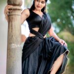 Dharsha Gupta Instagram - 🖤நம்மால் நேற்றை சரிசெய்ய முடியாது, ஆனால் நாளையை உருவாக்க முடியும்🖤 Costume- @aks_le_couturier Pic- @sathish_photography49 Location- @thiruchitrambalampalaceresort