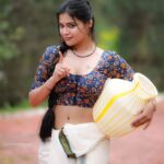 Dharsha Gupta Instagram - 🌼Always turn a negative situation into a positive situation🌼 Makeover- @kovai.trendz @tissy_rental_attires Pic- @padmaweddingz @baljithm Location- @thiruchitrambalampalaceresort Thiruchitrambalam Palace