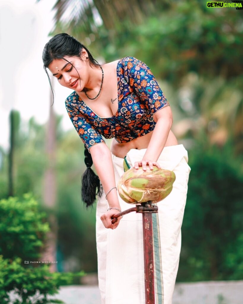 Dharsha Gupta Instagram - ❤️Stay positive. Better days are on their way❤️ ❤️Happy Weekend❤️ Makeover- @kovai.trendz @tissy_rental_attires Pic- @padmaweddingz @baljithm Location- @thiruchitrambalampalaceresort Thiruchitrambalam Palace