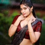 Dharsha Gupta Instagram - 🌧Mazhai Mazhai🌧 Hairstylist- @kovai.trendz Saree & Blouse- @rathidesign Pic- @padmaweddingz @baljithm Location- @thiruchitrambalampalaceresort Thiruchitrambalam Palace