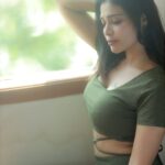 Dharsha Gupta Instagram - 💚நமக்கு நாம்தான் துணை என்பதை ஒரு கட்டத்தில் உணர்த்தி விடுகிறது இந்த வாழ்க்கை💚 Pic- @karthikha_photography