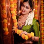 Dharsha Gupta Instagram - ✨️💥🪔தீபங்கள் ஒளிரட்டும், பட்டாசுகள் வெடிக்கட்டும், உங்கள் வாழ்வில் மகிழ்ச்சியும் வெற்றியும் மலரட்டும், இனிய தீபாவளி நல்வாழ்த்துக்கள்🪔💥✨️ M&H- @kovai.trendz Saree & Blouse- @chennaipattu Jewelry- @queens_jewel_emporium Location- @thiruchitrambalampalaceresort Concept decoration-@devents.co.in Thiruchitrambalam Palace