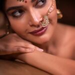 Dharsha Gupta Instagram – 🙈🙈
M&H- @bhairavimakeoverartistry 
Saree- @rajmahal_official
Jewelry- @av_bridal.jewelry
Vc- @styl_by_prathi
@karthikha_photography