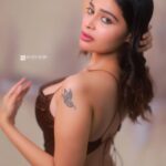 Dharsha Gupta Instagram - 🤎போலியான உபசரிப்புகளை விட உண்மையான திமிர் அழகானது🤎 🤎Happy Weekend🤎 Hairstyle- @akilash_madurai Pic- @akfotofactory