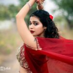 Dharsha Gupta Instagram – ❤️மகிழ்ச்சியான முகம்தான், எப்போதுமே அழகான முகம்❤️
Makeover & Costume- @kovai.trendz @tissy_rental_attires
Jewelry- @sanudh_fashions
Pic- @sathish_photography49