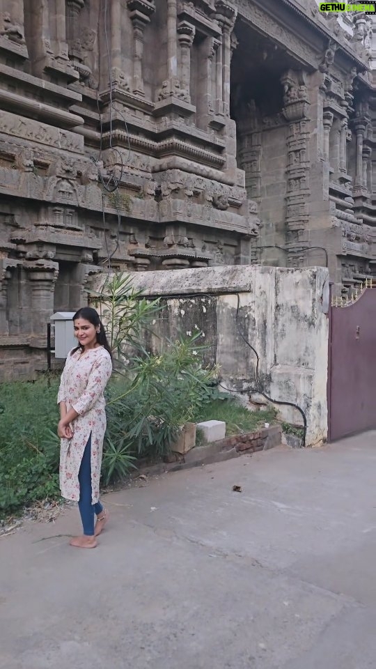 Dharsha Gupta Instagram - 🙏Spreading my positivity for all my chella kutties, Stay blessed forever with ur family & ur loved ones🙏 Thiruvannamalai.