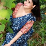 Dharsha Gupta Instagram - ❤️💙கானலை நீர் என்று நினைக்கும் மான்💙❤️ ❤️💙Happy Weekend💙❤️ Makeover- @tissy_rental_attires @kovai.trendz Pic- @ayoobweddingads Ottappalam, Kerala, India
