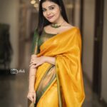 Dharsha Gupta Instagram - 💚💛நீ வெற்றிபெற நல்ல நண்பர்களை விட, சிறந்த எதிரிகளே தேவை💛💚 Saree- @yashaviboutique Blouse- @arudpa Jewelry- @sd_wholesale_jewelrys Pic- @sathish_photography49