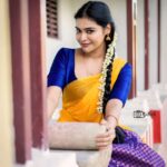 Dharsha Gupta Instagram - 💛💙இயல்பாக இருக்க கற்றுக் கொள்ளுங்கள்.. முகச்சாயம் வெளுத்து விட்டால் நல்லது கூட கெட்டதாகவே தெரியும்💙💛 Makeover- @kovai.trendz @tissy_rental_attires Pic- @sathish_photography49 Location- @iconiicfilmcity Coimbatore, Tamil Nadu