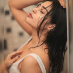 Dharsha Gupta Instagram - 🤍எல்லாவற்றுக்கும் அழகு உண்டு ஆனால் எல்லோரும் பார்ப்பதில்லை🤍 🤍Happy Sunday🤍 Pic- @dhanush__photography